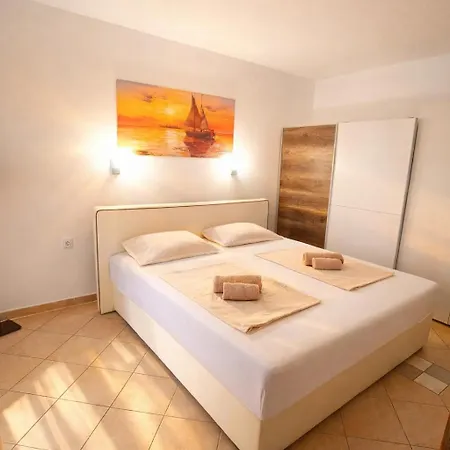 Meressa Lilly Apartamento